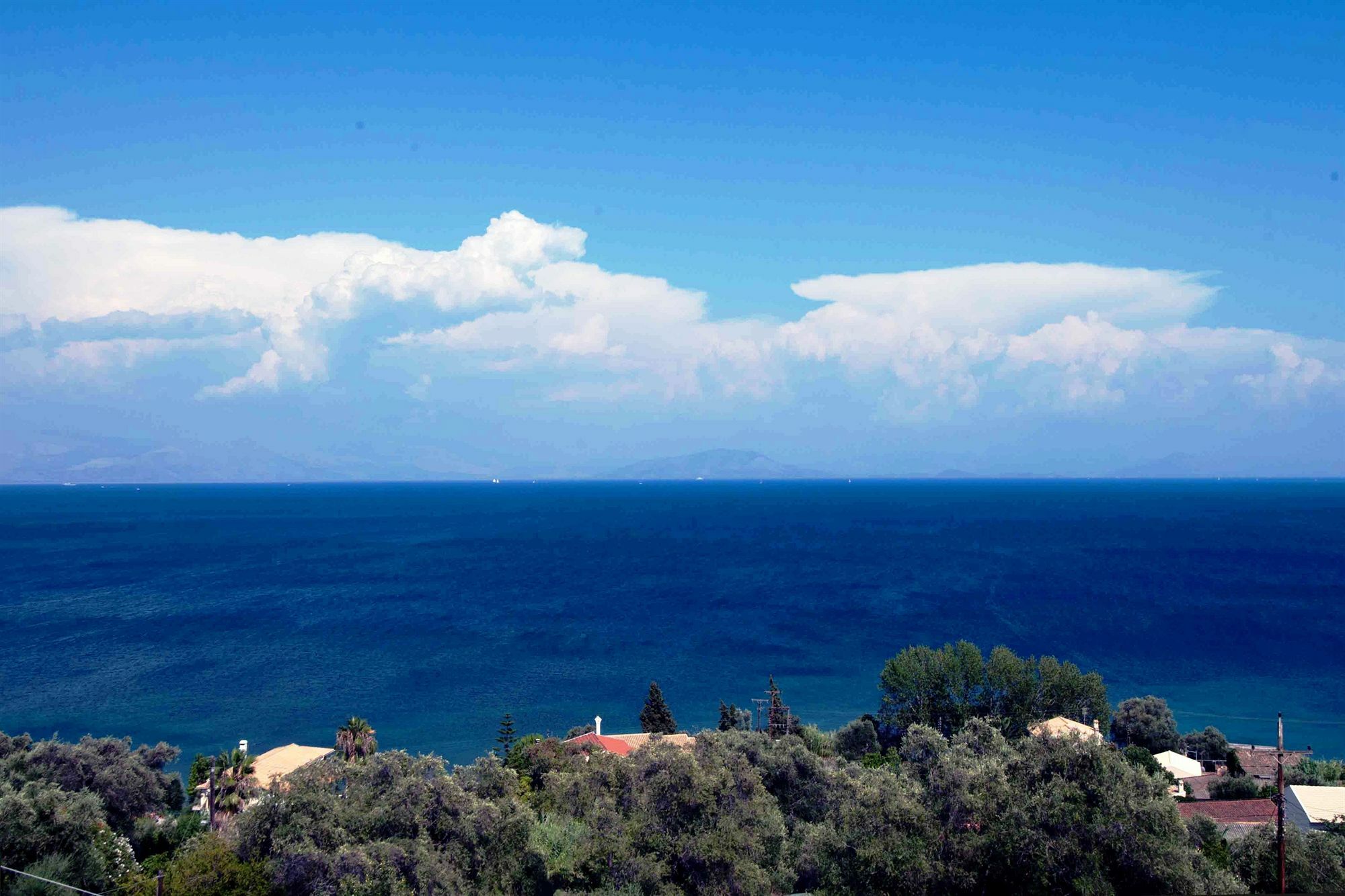 Brentanos Apartments - A - View Of Paradise Gastouri  Luaran gambar